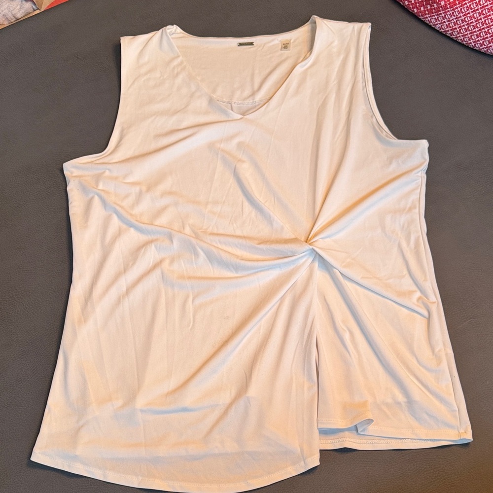 Elegant White T Tahari Sleeveless Top